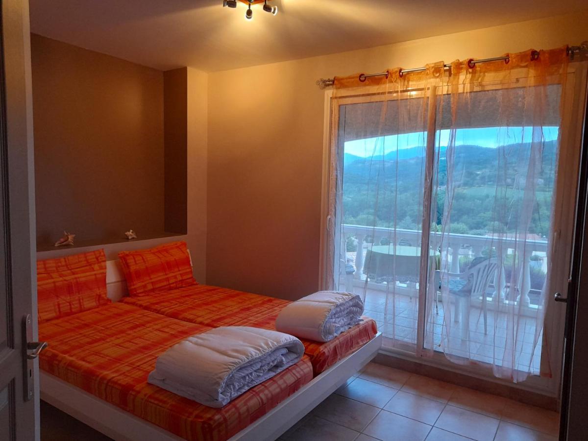 Bed and Breakfast Chez Bernard Et Rosina Espéraza Esterno foto